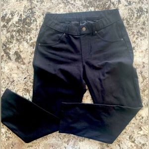 Hue black stretchy pants. Size Small.